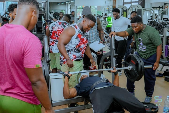 BODY BUILDING